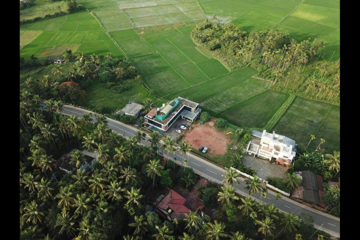 Paddyfield Inn Манантавади Экстерьер фото