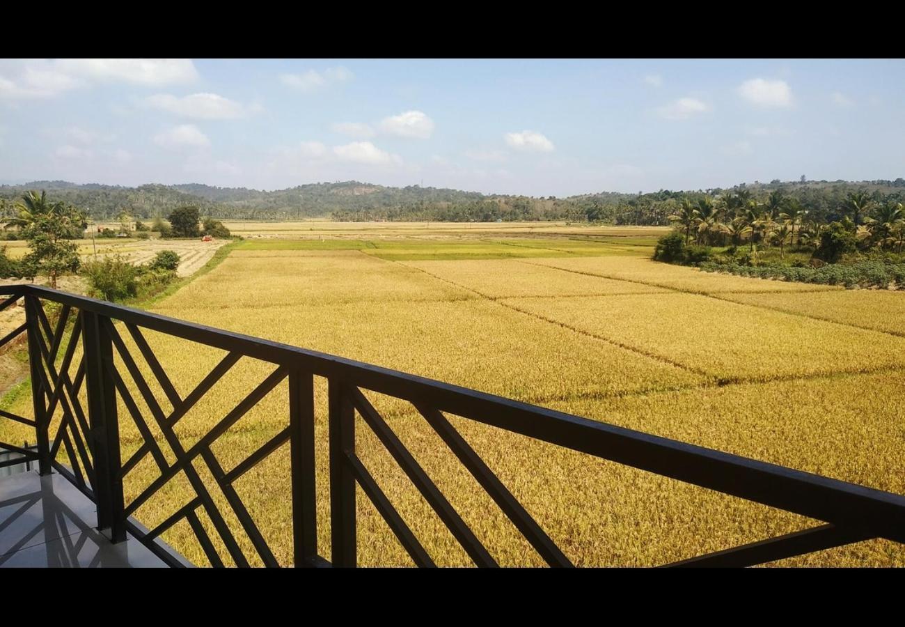 Paddyfield Inn Манантавади Экстерьер фото