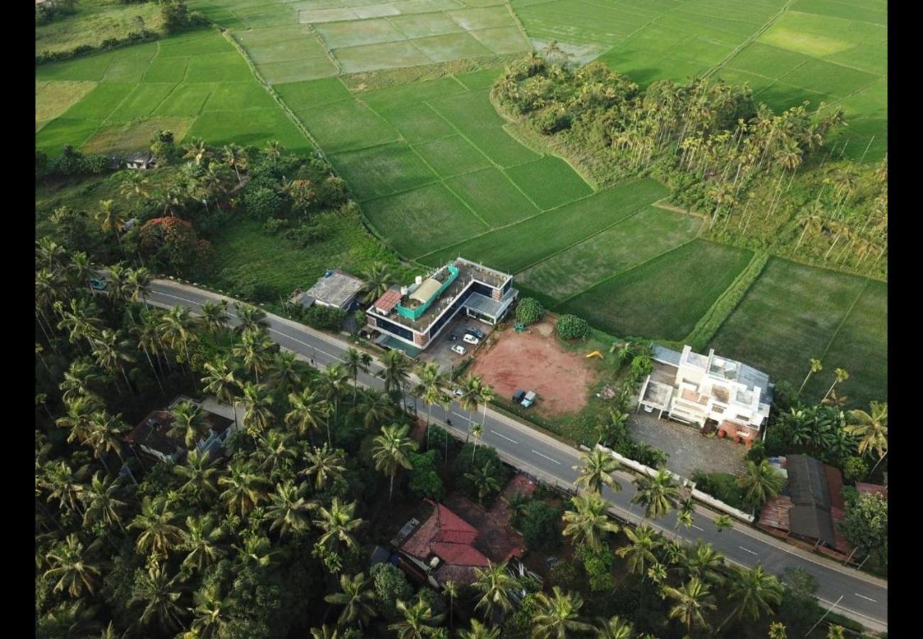 Paddyfield Inn Манантавади Экстерьер фото