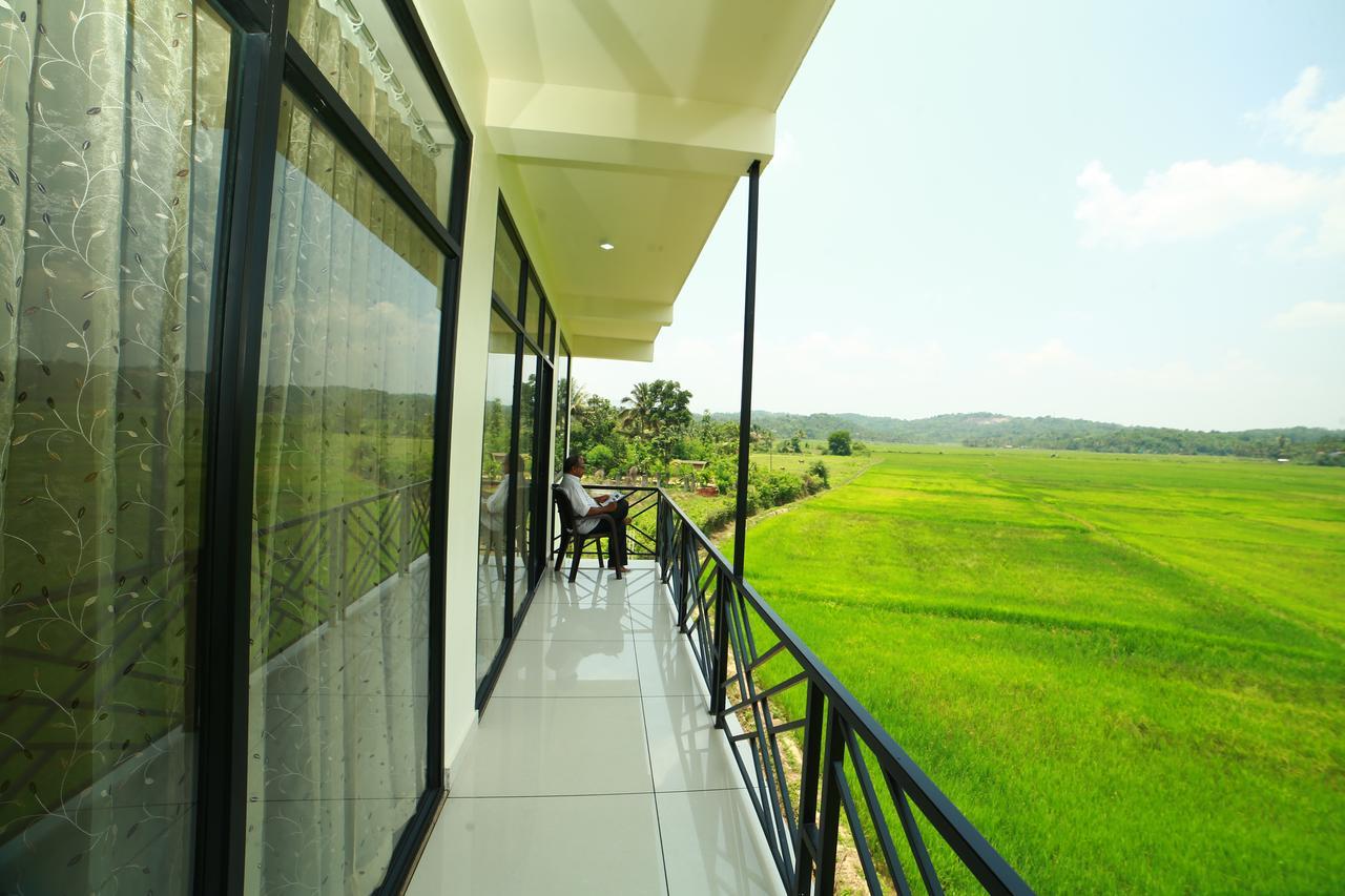 Paddyfield Inn Манантавади Экстерьер фото