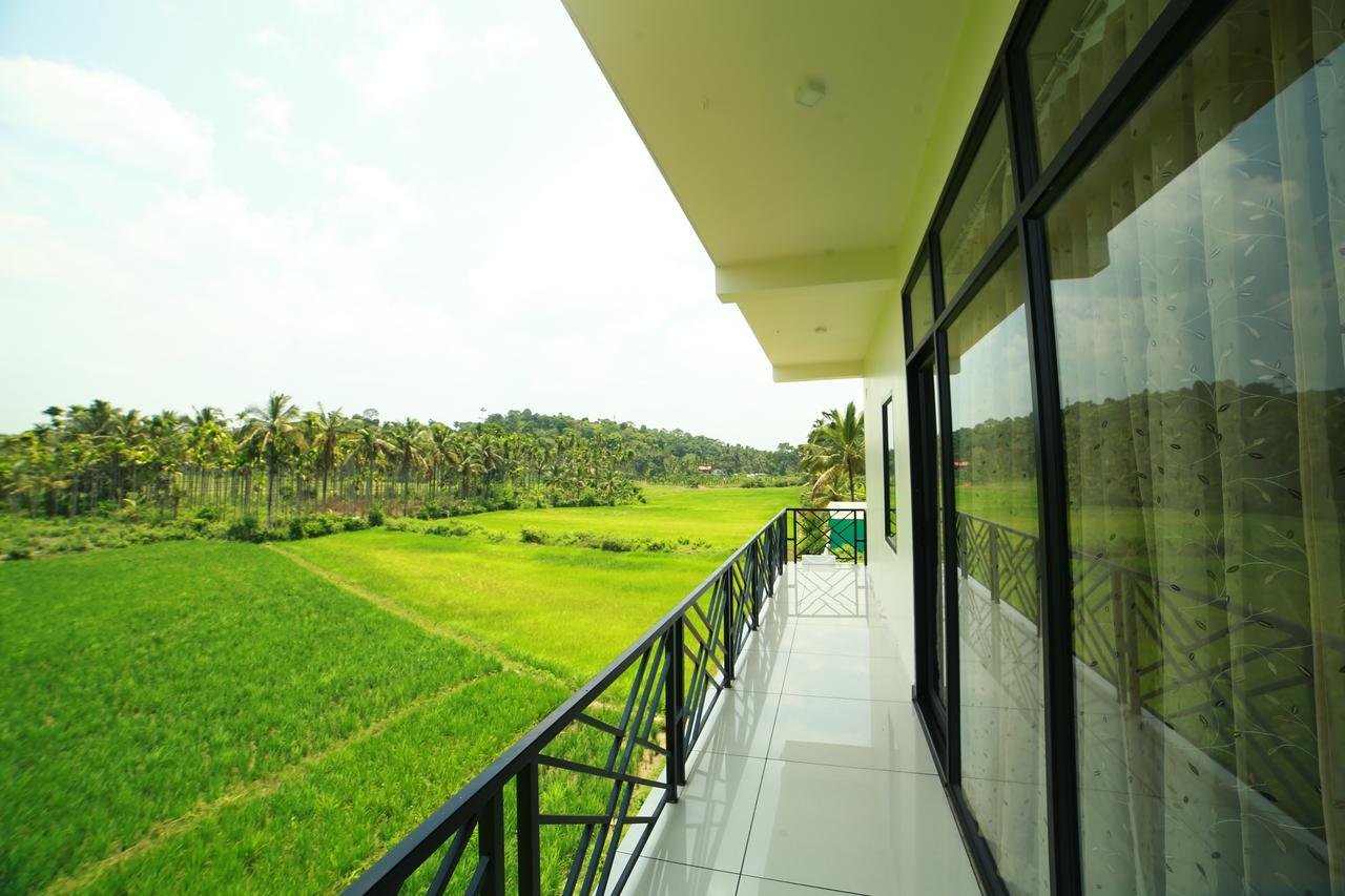 Paddyfield Inn Манантавади Экстерьер фото