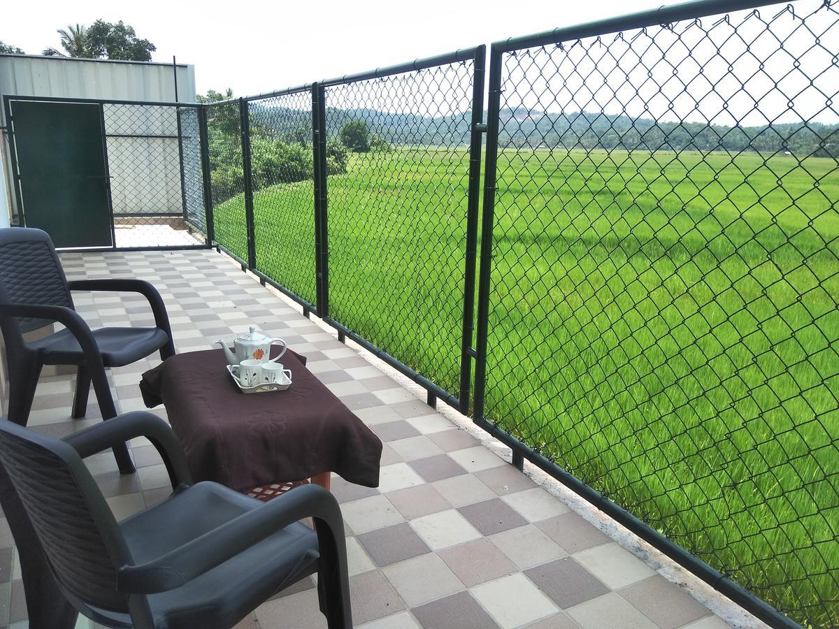 Paddyfield Inn Манантавади Экстерьер фото